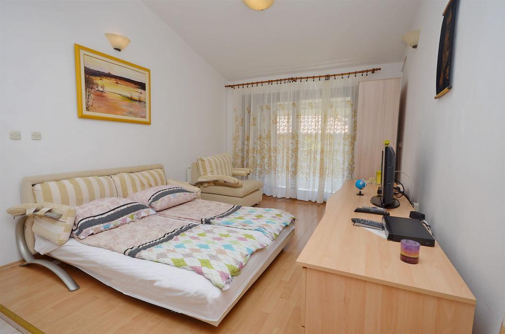 Apartments Miroslava โวดีเซ ภายนอก รูปภาพ