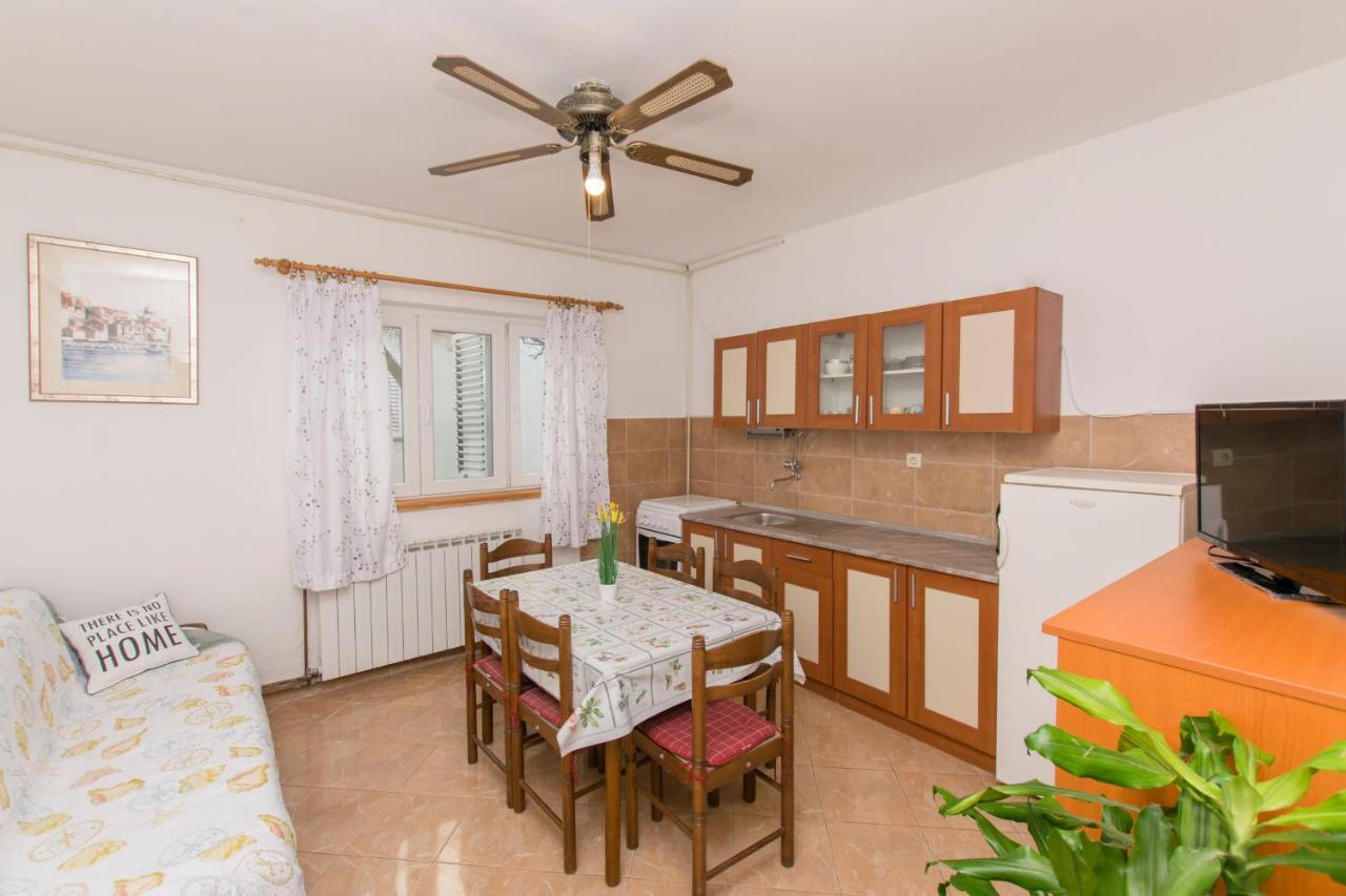 Apartments Miroslava โวดีเซ ภายนอก รูปภาพ